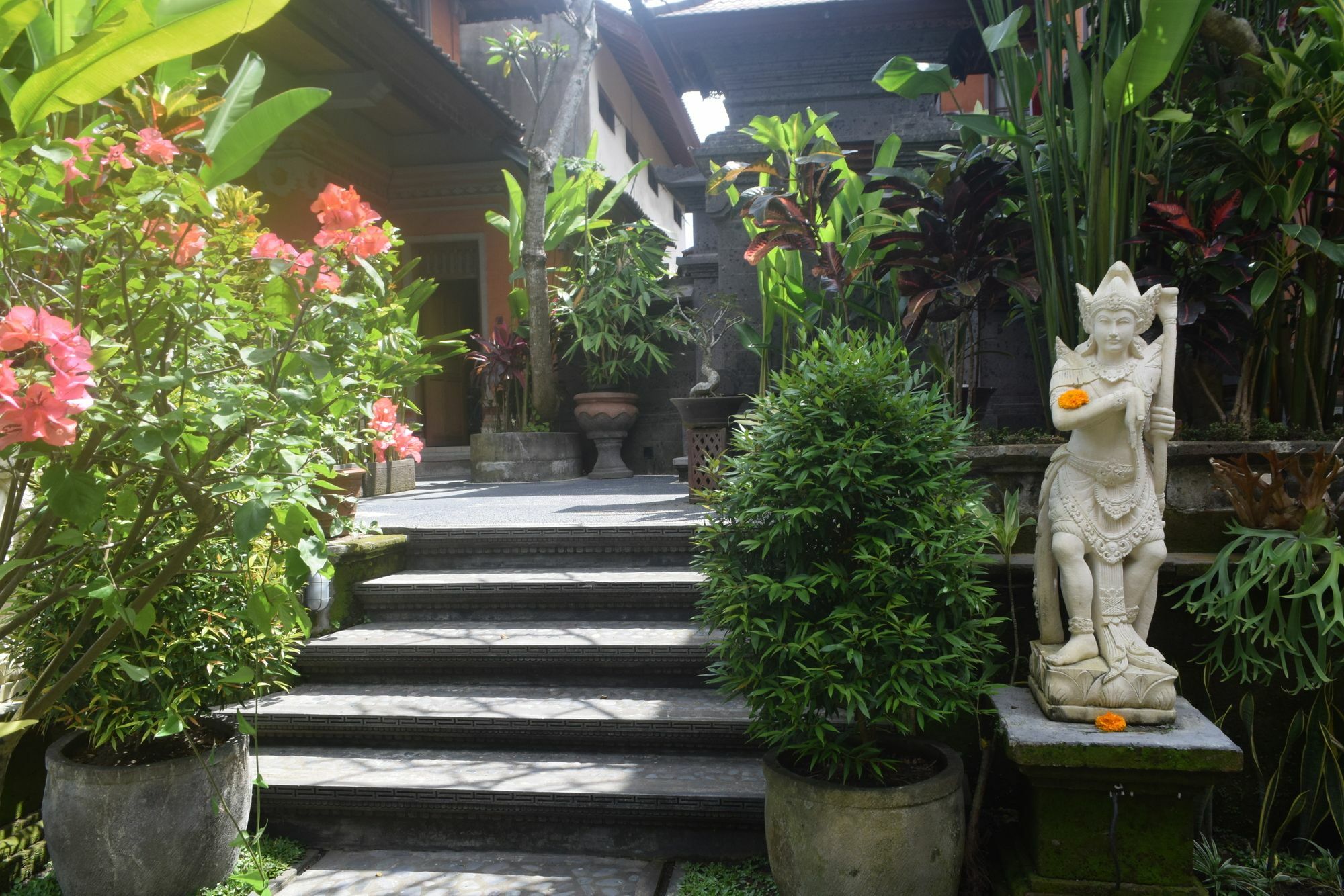 Aura Bisma Hotel Ubud  Exterior photo